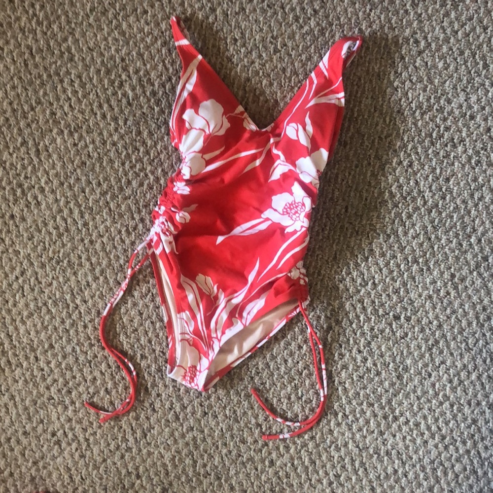 Kona Sol Hibiscus 🌺 print swimsuit - Picture 4 of 10